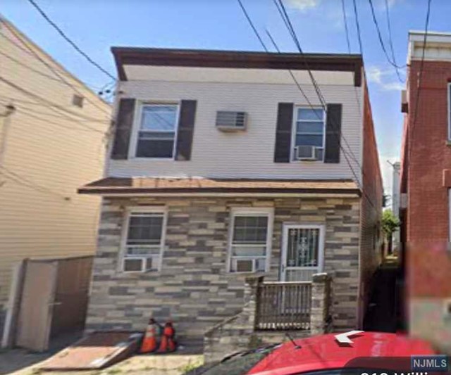 NICE 1 BEDROOM, FINISHED ROOM, KITCHEN AND FULL BATH ON REAR OF THE PROPERTY. MINUTES TO PATH TRAIN TO NEW YORK. NEAR GROCERY STORES, RESTAURANTS, DAY CARE AND OTHERS. UNIVERSITY BUS STOP TO RUTGERS UNIVERSITY AND UNIVERSITY FEW BLOCKS AWAY. UTILITY (GAS & ELECTRIC) PAYS BY TENANT. CLOSE TO ALL MAJOR TRANSPORTATION AND PATH TRAIN TO NEW YORK. ALL NEW APPLIANCES AROUND 1 YEAR+ OLD. 1 MONTH BROKER FEE PAYS BY TENANT. DO NOT GO DIRECT! CREDIT AND BACKGROUND CHECK REQUIRED. A MUST SEE!