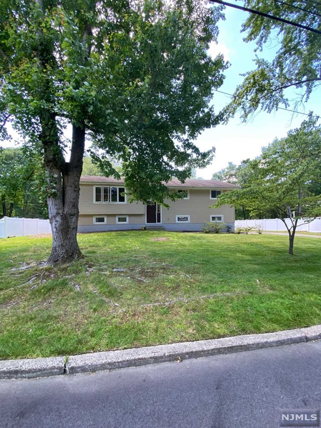Great street in wonderful town of Montvale. Quiet cul-de-sac location, Granite kitchen & dining room with sliding glass doors to deck. Lower level offers den or office, large family room with SGD to rear yard, laundry room, powder room & 2 car garage. Updated furnace in 2019, vinyl siding, great size rear yard etc... Only blocks to downtown Montvale with train & bus to NYC, restaurants & shopping. Tenant responsible for the 1st $150 of minor repairs, all utilities, lawn & snow removal. No pets & no smoking indoors.