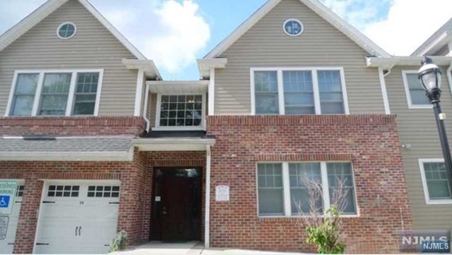 Sunny 2 BR, 2 Bath with master bath, luxury apartment with 1 car garage and 1 parking space in front of garage. 2nd floor, southern exposure. Close to town, worship, school, shopping and transit. Tenant pays 1 months rent as fee, 1.5 month security & first monts rent. Pets considered on case to case basis. Great offering.