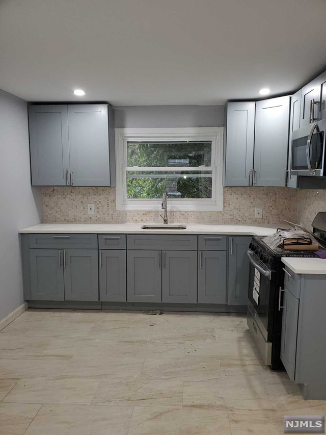WELCOME TO YOUR NEXT NEWARK 4 BED 2 BATH RENTAL OPPORTUNITY !! Bright and spacious apartment in Clinton Hill/Weequahic Section. Laundry in the unit. 10 mins to Newark Penn Station PATH/NJ Transit trains, 10 mins to Newark Airport, Convenient NYC commute, near 107 bus, Routes 280, 78, 22, 1&9, NJ Turnpike, near Beth Israel Medical Center. Schedule a private tour today!