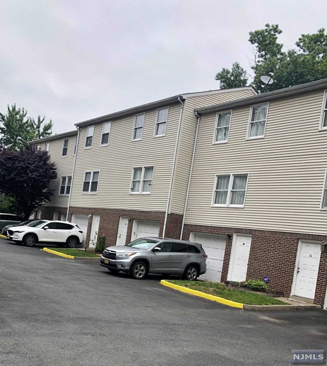 Affordable & spacious 3 Fl of living space Townhouse unit. Newer kitchen w/ granite counter and SS appliances. Large 2 BDR, Central AC/Heat. W/washer & dryer. Indoor Garage. Great location!
