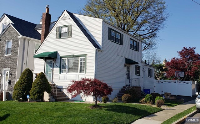 Charming Colonial style with 3 Bed room and 2 full bath at the quiet street. All hardwood floor. first floor : oversized living room, dining room, well maintained kitchen area, Master bed room with full bath. 2nd floor :well maintained bath room with tub, each generous size of two bed room . Basement : partially finished, washer & dryer , utility room lots of storage . Fenced in yard. Central A/C . short walking distance to NY Bus stop