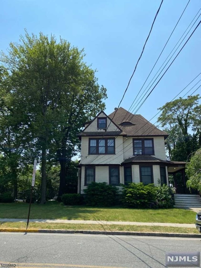 1 Bedroom Condo for sale. 1 Parking per unit. Great starter condo. There are a total of 6 Units in complex. Great location. Close to NY transportation Close to Garden state Parkway. Property sold in AS IS CONDITION. ALL CASH OFFERS or non warrantable form of financing only! Unit has 1 storage room in basement. Buyer responsible for all inspections & C/O's.