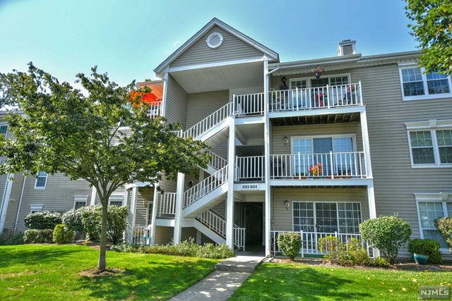 Amazing Society Hill location across from pool and tennis courts. Freshly painted two bedroom 1 full bath unit. This unit has great closet space. Remodeled Kitchen and Bath. Laundry in unit. Balcony with wooded area view. Ready for you to make it your home. Newer windows a/c hot water heater kitchen and bath...