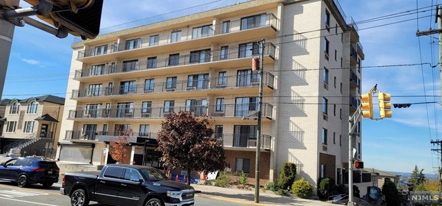 Please don't miss this corner unit, Nice size studio at Cliff Tower, South, West view with balcony. Very bright! Alcove eating kitchen. Three closets. Updated bathroom. Same floor Laundry including hot water and Parking. Walking to shopping, restaurant, Steps away from public transportation to NYC, Close to all major highways, GWB.