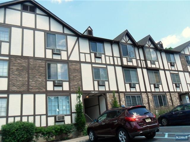 Sought after "Ridge Gardens" boasting a renovated one bedroom, one bath unit. Available immediately. Stunning kitchen with white cabinets, stainless steel appliances, trendy light fixture over island, built-in microwave, newer bath. Complex offers pool and tennis, on-site parking, close to restaurants and shopping. On-site laundry available. No pets, no smoking in unit. Tenants insurance, credit check and references required.