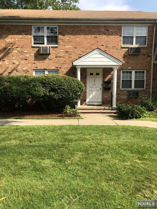 Spacious and bright condo with 2 good size bedrooms, 1.5 bathroom, hardwood floors, newer kitchen, granite counter tops and stainless appliances. Close to major highways, schools and houses of worship. Space for storage in the basement. Coin laundry in the complex.