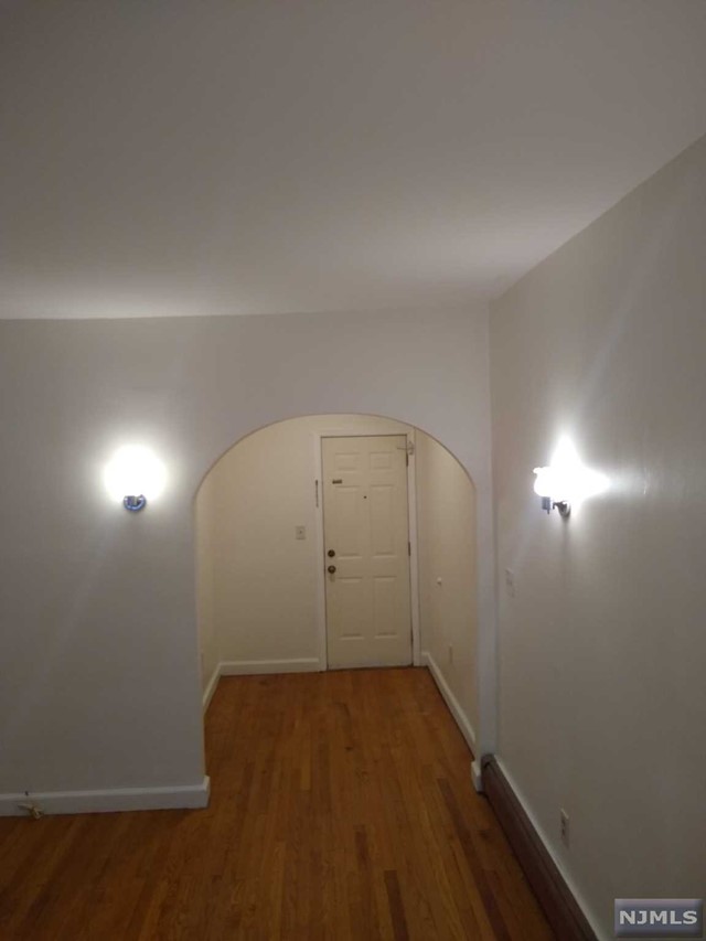 SPACIOUS 1ST FL 1 BEDROOM APT WITH LARGE LIVING ROOM, KITCHEN AND BATH. PLENTY OF CLOSETS FOR STORAGE. COIN OPERATED WASHER/DRYER IN THE BASEMENT. HEAT INCLUDED.