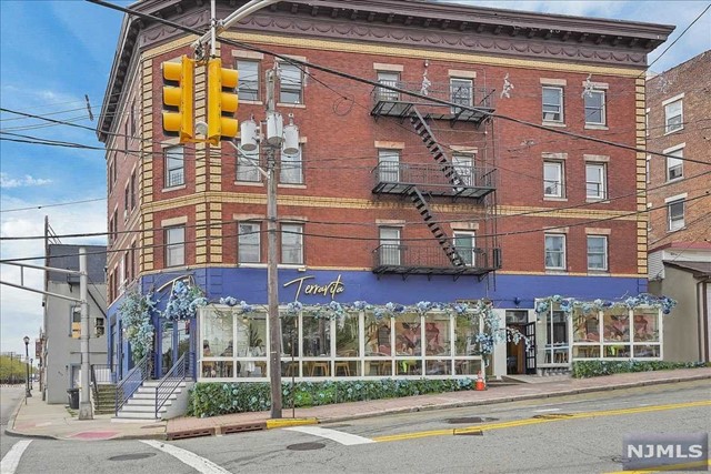 Completely renovated three-bedroom, one bath apartment conveniently located across from Edgewater's Town Center right on River Rd. Second floor unit with three spacious bedrooms, modern eat-in kitchen and expansive living room with partial water views. Washer & dryer located within the unit, new hardwood floors throughout and 12ft. ceilings. Metered and permit parking on the street. Tenant responsible for all utilities. Credit check and rental application required.