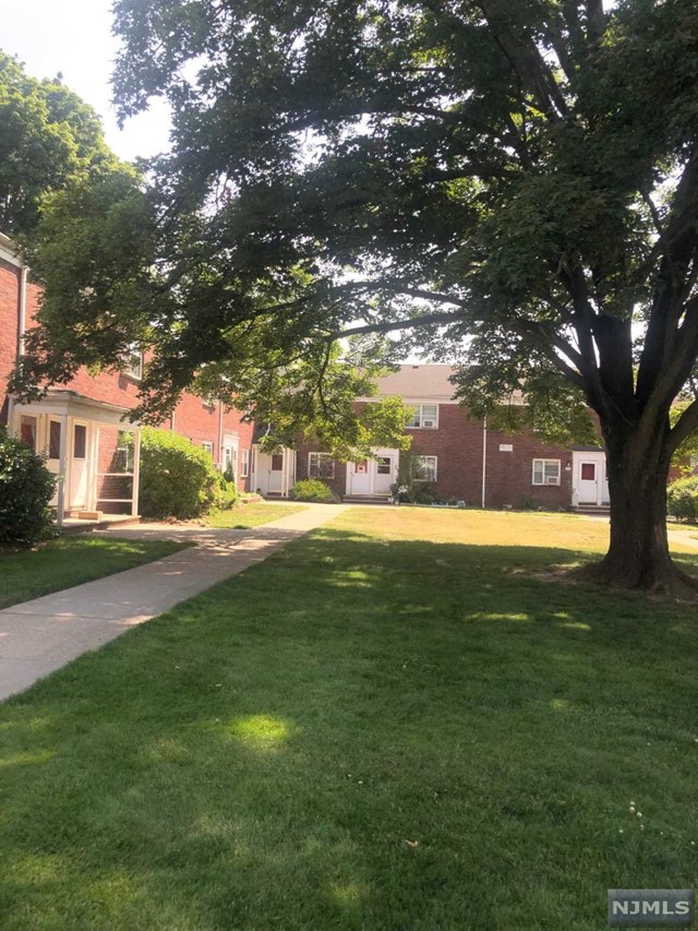 Experience the perfect blend of convenience and comfort in this two-bedroom condo. Easy access to NYC, shopping, schools and major highways. Recently remodeled with new doors and moldings, as well as freshly painted walls. Hardwood floors throughout and lot of natural lights. On-site laundry, heat and hot water included. Move in ready! Come and see for yourself.