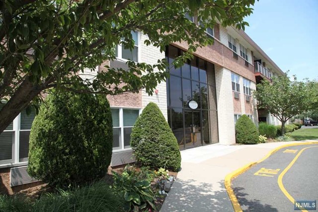 Completely renovated largest 2 BR, 2 BTH condo apartment at desirable Waterside Community with 2 terraces. Well maintained, move-in condition. Large living room with dining area, eat in kitchen, generous size bedrooms, renovated bathrooms, hardwood floors, a lot of closets with closet organizers. 24/7 guarded gatehouse, pool, cable and 2 assigned parking space are included in rental price. Walking distance to midtown Ferry, bus to NYC, shopping and restaurants. Great location with private entrance to newly renovated Veterans Field Park.