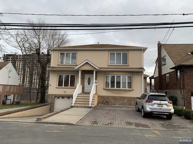 2 Bedroom Apartment on the second floor of a 2 family Home. Spacious apartment with lots of closet space. Large eat in kitchen with separate eating area. New carpet to be installed and freshly painted interior. Credit check and interview is required. Good credit is a must.