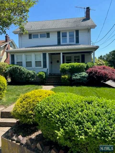 Light and bright 1st floor apartment w/private rear entry. Large Living Room w/Brick Fireplace, Modern Eat-In Kitchen, Full Bath Shower over Tub, Rear Foyer w/closet, Bedroom. Freshly painted unit, new floor in kitchen . Tenant to pay gas and electric. Off street parking. W/D hook-up in basement. Conveniently located. No pets