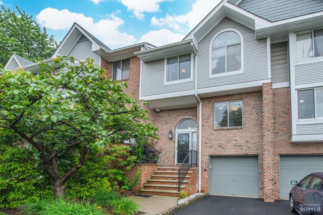 This Is The Beacon Hill Townhome You Have Been Waiting For!! Beautiful Sun Drenched Three Bedroom Townhome In Desirable Verona Location, Close To NYC Transportation, Great Schools, Private Cul-De-Sac Location. Bright Eat In Kitchen, Formal Dining Room, Generous Living Room W/ Sliders To Balcony, Plus A Fireplace. The Second Level Features 2 Generous Bedrooms, Laundry, Hall Bath, Plus A Primary Bedroom With Full Bath, Walk In Closet, And A Private Balcony. Lower Level Is Finished With A Rec Room, Office, Storage And Garage