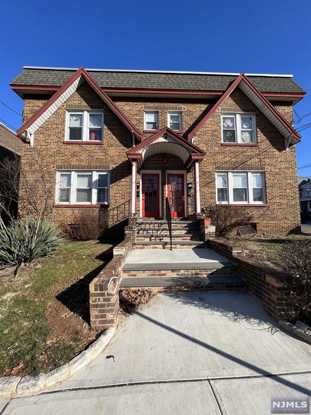 Great Location!!1st Floor apartment with 2 Bedroom, Living Room, EIK, 1 Bath. Separate utilities with no parking or Rent with 2 car garage $2,250 monthly. Laundry Hookups +75 monthly. No Pets! Available January 1st, 2023.