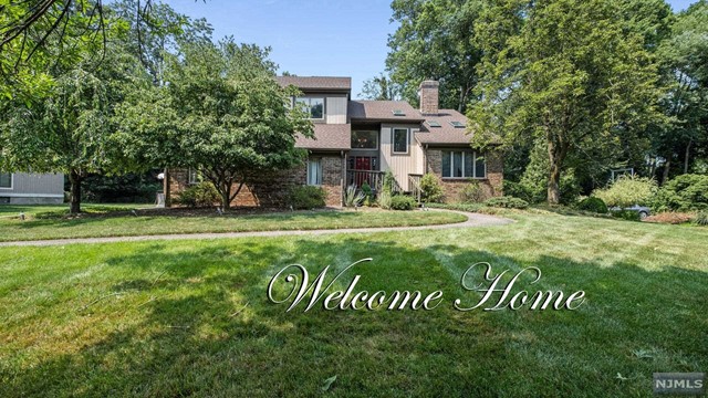 Fully furnished, professionally cleaned, warm, inviting home w/ 3000+ sf of living space in highly coveted Fardale sect. of MW. Ideal floor plan feat. spacious FR, huge kitchen w/ brand new marble counters, new galley sink & stove, beautiful wooden cabinets, large pantry closet & dining area w/ sliding glass doors to wooden deck, office/library, sunny formal LR w/ cathedral ceilings & decorative brick fireplace. Walk up the 2 story entry foyer to oversized primary bedroom, w/ generous walk in closet and en-suite bath w/ stall shower & jacuzzi tub. 3 more bedrooms & laundry area round out the second floor. Access to swimming pool & tennis courts included. Easy NYC commute, close to Campgaw Mountain, Darlington Golf Course, and so many parks and reserves. Perfect location bordering Franklin Lakes & Wyckoff, w/ easy access to 208 and 287. Excellent choice for shorter term renters through 7/31/2022. Min 5-6 month leases. You won't want to miss this one! Basement not included.