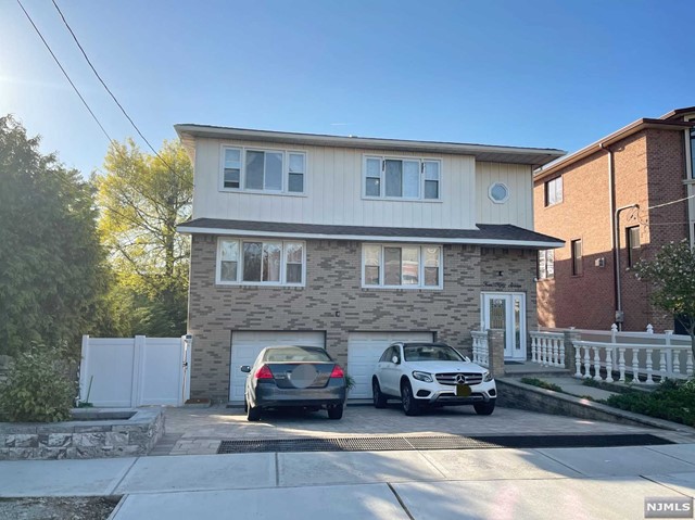 LOOK NO FURTHER! THIS WELL-MAINTAINED OVERSIZED TWO FAM HOME IS LOCATED ON A NICE RESIDENTIAL STREET IN PALISADES PARK AND OFFERS AN OPEN CONCEPT LIVING/DINING ROOM, EAT IN KITCHEN WITH MARBLE COUNTERTOPS, MASTER BEDROOM WITH FULL BATH, TWO ADDITIONAL SPACIOUS BEDROOMS AND A FULL BATH. CENTRAL AC AND SEPARATE W/D PROVIDED. ONE CAR ATTACHED GARAGE PLUS DRIVEWAY SPACE ALSO INCLUDED IN THE RENT. LANDLORD TAKES CARE OF LAWN MAINTENANCE; TENANT RESPONSIBLE FOR SNOW REMOVAL AND ALL UTILITIES. CLOSE TO NYC TRANSPORTATION, SHOPS, RESTAURANTS, SCHOOLS AND HOUSE OF WORSHIP. SCHEDULE YOUR VIEWING TODAY!