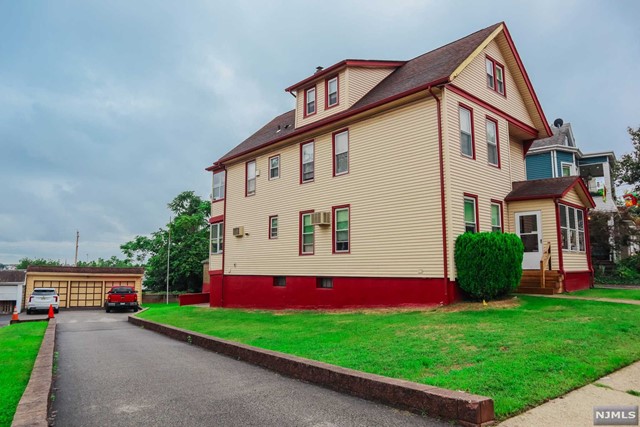 Beautiful 2nd floor unit in 2-family home. 3 bedrooms . Living room, kitchen, additional features include one car garage parking space. This amazing unit is located near parks, shopping, banks, and transportation. Make your appointment today as this unit will not last!