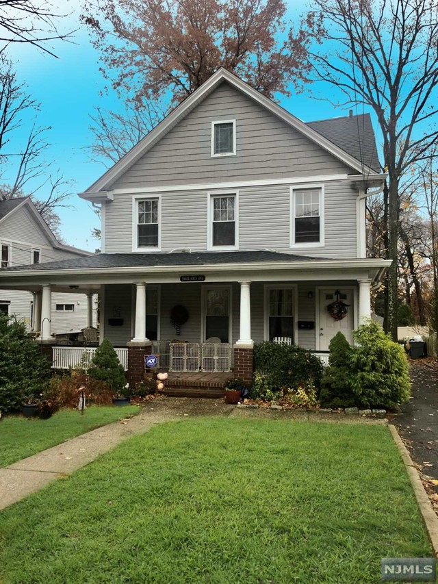 Conveniently located, this 2 bedroom, 1 bathroom unit has just what you need. Complete with a spacious living room, kitchen, and third floor office/finished space. Laundry can be found in-unit and there is additional shared storage space in the lower level. Tenant has access to one covered garage spot and additional parking spaces.