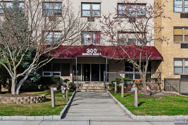 A great opportunity to own a slice of Hackensack real estate at a phenomenal value! This conveniently located 1 bedroom, 1 bath unit sits in the popular Fairmount section of Hackensack. This unit boasts 650 sq. feet with a large living room with dining area, galley kitchen, bedroom, and bathroom. Plenty of closet space and windows throughout. Laundry room right across the hall and semi-covered parking! Low HOA fees, parking, fenced-in outdoor yard space for residents, and easy access to public transit make this a phenomenal opportunity. Unpack your bags and move right in!