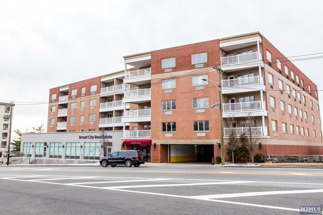 This is a large (approx 1,121 sq ft) 1 bedroom/1 bath apt with den space, balcony and washer/dryer in unit. The building features fitness center, modern security (access control entry, security cameras throughout common areas), additional laundry rooms on each floor and garaged parking. Conveniently located near the George Washington Bridge with quick access to rt 46, rt 4, I-80, I-95, Palisades Interstate Parkway, and NJ Transit bus line straight to the Port Authority near Times Square. *photos taken prior to current tenant*
