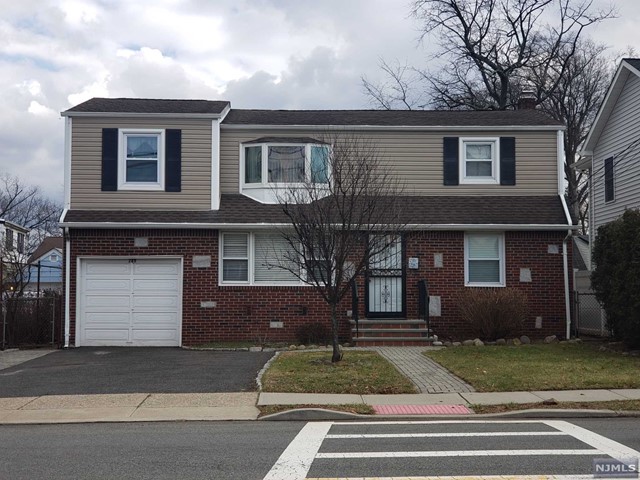 SPACIOUS TWO BEDROOM APARTMENT ON 1ST FLOOR. HARDWOOD FLOORS THROUGHOUT, REFINISHED KITCHEN CABINETS AND FULL FINISHED BASEMENT. TENANT HAS USE OF BACKYARD/PATIO AND WASHER DRIER IN BASEMENT. TWO CAR PARKING IN DRIVEWAY IS A PLUS. APARTMENT IS A PLEASURE TO SHOW, WONT LAST LONG!