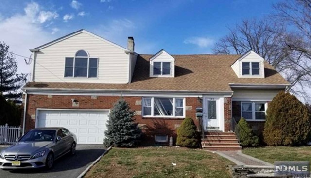 PRIME LOCATION IN HACKENSACK, RIGHT NEXT TO HACKSENSACK HOSPITAL. EXCEPTIONALLY MAINTAINED 3 BEDROOM APARTMENT WITH TOP OF THE LINE FINISHES THAT OFFERS A VERY SPACIOUS LAYOUT ALL THROUGHOUT THE HOME. HIGH CATHEDRAL CEILINGS IN BOTH THE LIVING ROOM AND MASTER BEDROOM. ENJOY HARDWOOD FLOORS. A MODERN KITCHEN, RECESSED LIGHTING & SKYLIGHTS ALL THROUGHOUT THE UNIT PLUS A CUSTOM MASTER BATH! EXCLUSIVE USE OF GARAGE WITH DRIVEWAY & PRIVATE DECK THAT LEADS TO THE BACKYARD. PLEASE CONTACT PHILLIP