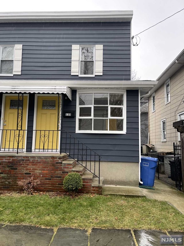 Cozy move in condition 2 Bedroom house, use of yard, refrigerator and washer/dryer provided!...great location, walk to everything!