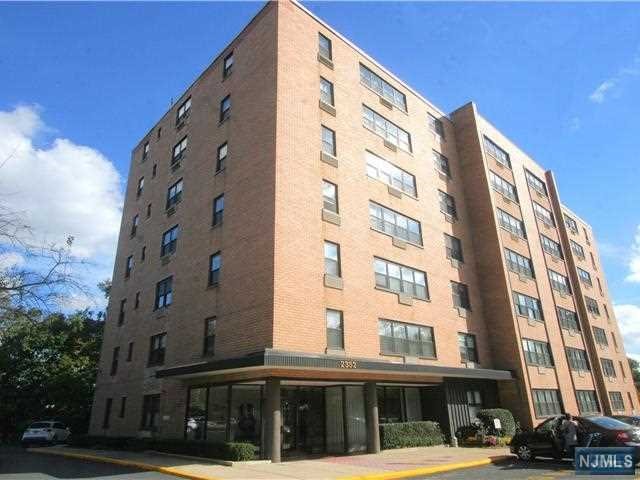 Spacious 900 Sf 1-Bedroom Condo. Move-In Condition. Apt features an Entry Foyer, Large Living/Dining Area, Updated Kitchen, Large Bedroom with Walk-In Closet. Hardwood Floors Throughout. Excellent Location Near Linwood Plaza With H Mart Supermarket, Restaurants, CVS, Starbucks, Fedex Etc. Complex Offers Outdoor Swimming Pool, Onsite Parking and Security Guard. Perfect Location For Commuters. Walk To NYC Bus Stop. Easy Access To Highways 95,46, 4 And Palisades Parkway!
