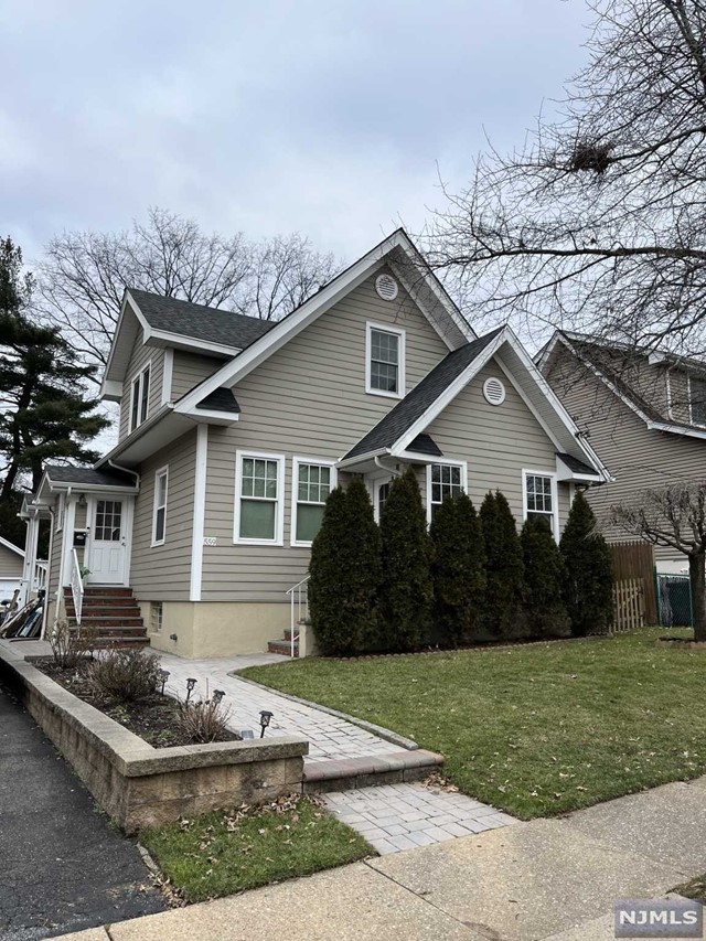Very well kept 1st floor unit in a quiet neighborhood. 3 bedrooms with a big eat in kitchen, hardwood floors through out with central AC, wine cooler and washer and dryer in the unit. Use of back yard, absolutely no pets, no parking. Plenty of on street parking. All utilities included in the rent.