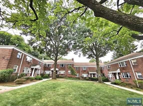 Beautiful garden complex. Updated kitchen and all Hard wood floor. Storage, water, 1 reserved parking included. Close to schools, highways, and NY express bus.