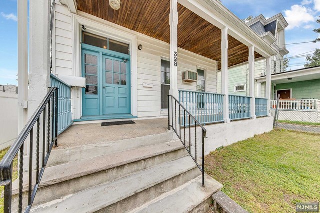 4 BEDROOM FIRST FLR UNIT. 10 FT CEILINGS IN LIVING ROOM AND 1ST BEDROOM WITH LARGE WINDOWS FOR NATURAL LIGHT. EASY ACCESS TO SHOPS AND TRANSPORTATION. CLOSE TO SCHOOLS AND HOUSE OF WORSHIP. BUS 1 BLOCK AWAY. TRAIN 5 MIN WALK. CENTRAL AC, PETS OK, 1 PARKING SPACE-additional may be purchased. **REQUIRED FOR APPROVAL COMPLETED APPLICATION FORM - TENANT REPORT FOR EACH APPLICANT + PROOF OF INCOME **REQUIRED FOR MOVE-IN - 1st month rent + 1.5 month security + 1 month realty fee The VIRTUAL TOUR link for this listing contains an enormous amount of relevant information including a comprehensive video tour with hidden features & room dimensions, written description, additional photos, floor plans, and a complete interactive 3D model of the home.
