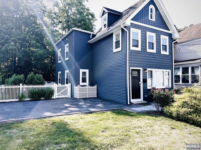 This gorgeous single-family home is fully renovated and ready for you to move in! Situated on a corner lot at the top of Montclair's Canterbury Park with its tennis court, sledding hill, and exercise track. Just two short blocks to the gas lamps of Glen Ridge. Completely renovated and meticulously designed in 2020 with top of the line features and an open and airy floor plan with an abundance of natural light. The open kitchen has a center breakfast island and flexible spaces for dining and office. The bathrooms are finished in gorgeous tile and contemporary vanities. The bedrooms are the epitome of quiet luxury. All within a short distance to NYC bound trains and the South End business district with the famous Cafe Moso and much more.