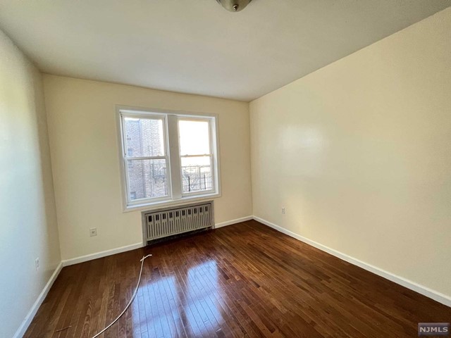 Steven Lewis Group presents: Welcome home to this 1 bed 1 bath apartment on the third floor. Newly renovated and ready to be moved in! Tenant pays one-month broker fee. Tenant responsible for all utilities. Schedule your appointment today, this won't last! Tenant pays gas, electric, water. Landlord pays heat and hot water. Required for approval completed application form - tenant credit/background report for each applicant + proof of income *required for move-in - 1st month rent + 1.5 month security + 1 month broker fee. For all showings, please contact LISBETH 201-992-8818.