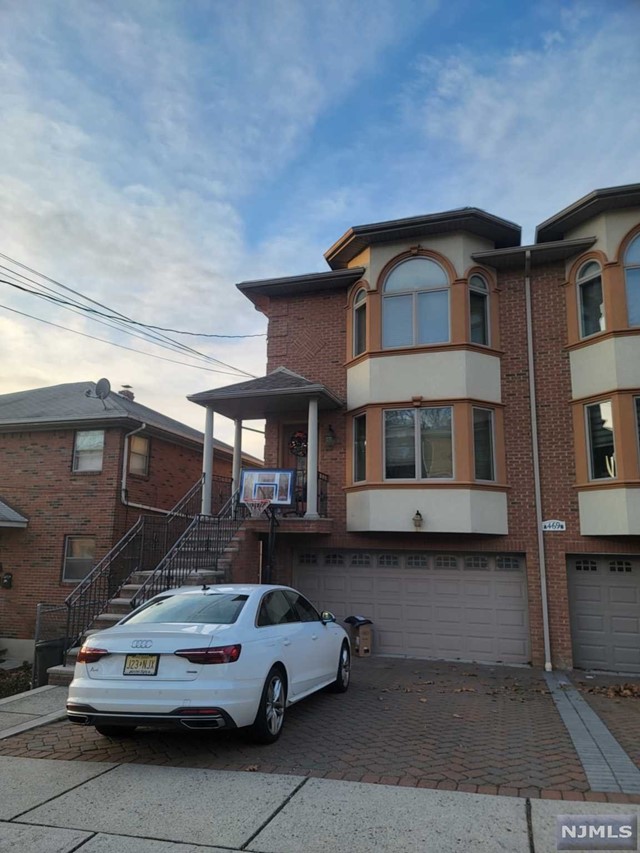 Well Maintained Duplex from 10mins walking distance from the Broad Ave. Unit has a Good sized 3Bed rooms and two and half bath. Landscaping by the owner and Removing snow on the parking space and side walks are responsible by the Tenant.