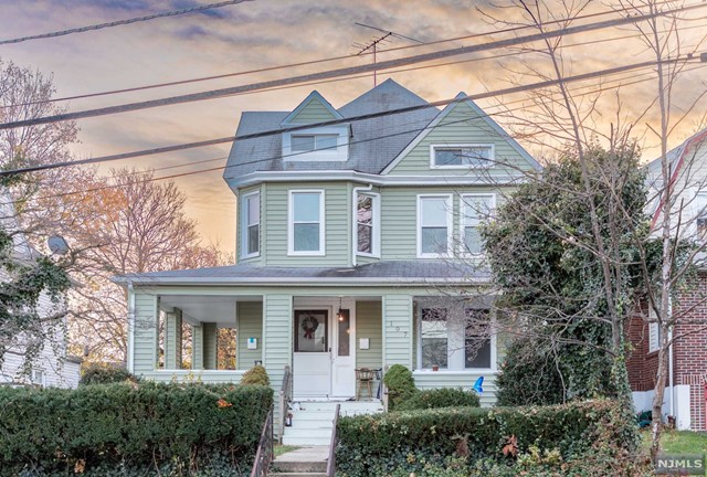 Welcome to the Fairmount section of Hackensack. Beautiful 3 bedroom, 2 full bath for rent on the 2nd and 3rd floors of a 2 family home. Short walk to Anderson Street station makes it great for commuters. Newly painted, new floors, new bathrooms, new dishwasher in kitchen and new washer/dryer. Three rooms on second floor with full bath and kitchen, large open room on third with laundry and full bath makes this apartment flexible in its use. Street parking only (no use of driveway), laundry in the unit makes this apartment very desirable. Tenant pays for heat, electric and cable.