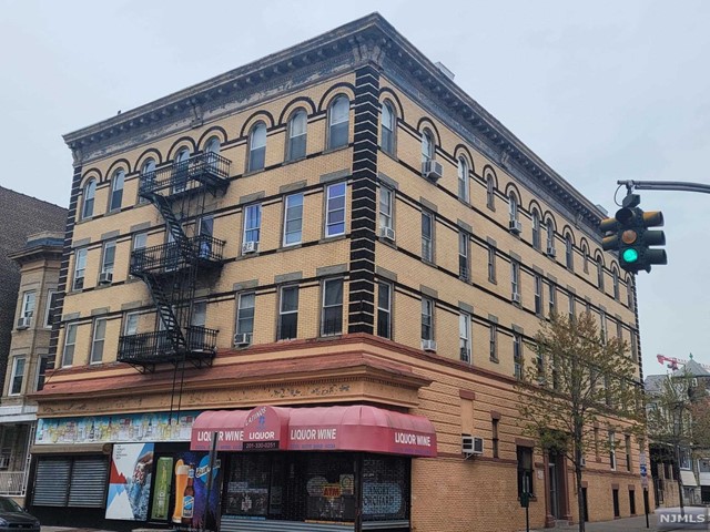CHARMING 2 BEDROOM 1 BATH APARTMENT LOCATED IN WEST NEW YORK. LANDLORD PAYS FOR HEAT, TENANT PAYS GAS & ELECTRIC. TENANT RESPONSIBLE FOR THE FIRST $150 OF REPAIRS. NO LAUNDRY AND NO PETS ALLOWED. PLENTY OF STREET PARKING. 1 1/2 MONTH SECURITY, 1ST MONTHS RENT, AND 1 MONTHS RENT BROKERS FEE REQUIRED AT SIGNING OF LEASE. CLOSE TO NYC PUBLIC TRANSPORTATION. 4TH FLOOR WALKUP
