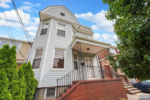 Nice bright apartment with 3 bedrooms 1 bath, large eat in kitchen. Walking distance to all amenities including path train station, restaurants and Major Highways.
