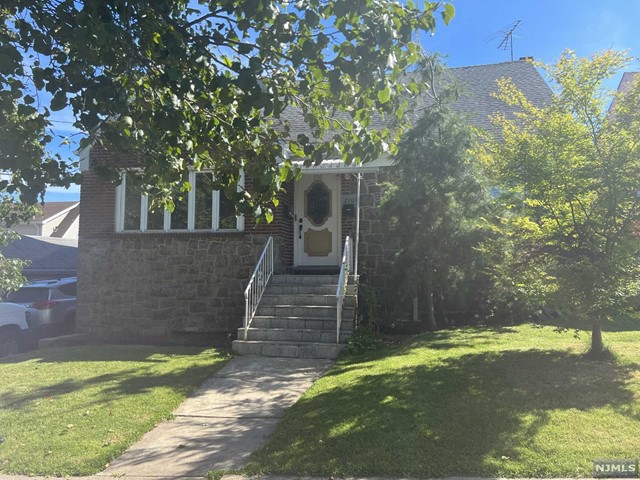 Totally renovated 2 bedroom apartment in great residential neighborhood. Unit features large living room, Modern eat in kitchen, 2 nice size bedrooms and brand new bathroom. Beautiful flooring throughout. Heat and hot water included. Steps away from NYC transportation.