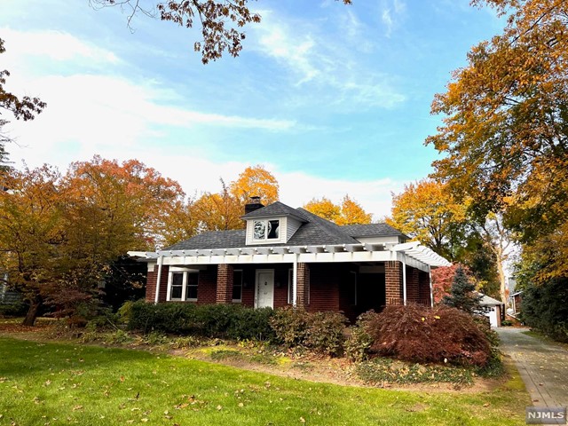 This bungalow style home sits on an expansive, flat, fenced-in lot located in a popular Somerville area close to parks, transportation, schools, and downtown. The 3-4BR/3BA layout includes a generous first floor primary with custom closets and renovated bath. Central air, washer/dryer on premise with 2-car detached garage. Old and new adds character to this charming home with a wrap-around front porch located on one of the most breathtaking streets in Ridgewood. A short term lease is also considered. L/agent relates to owner.