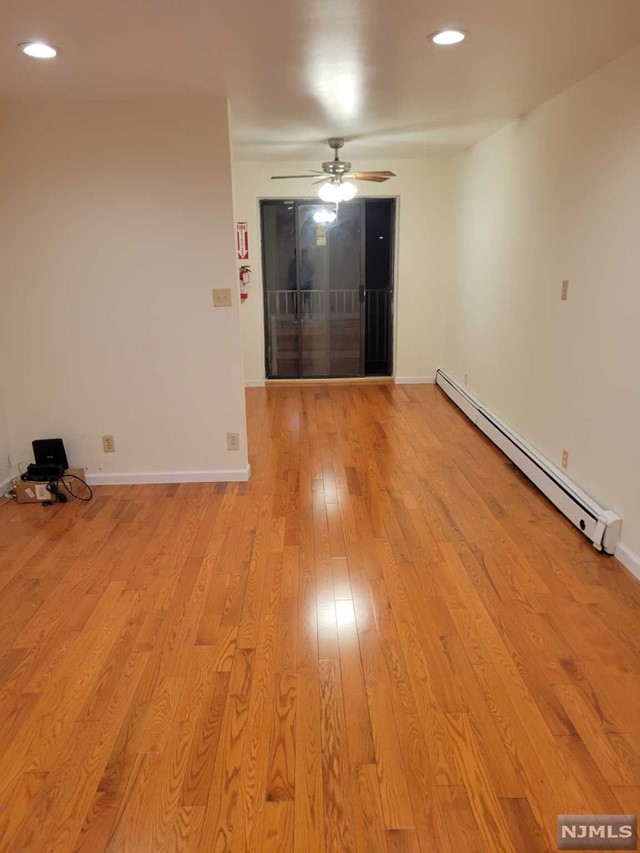 1 bed 1 bathroom. 700 square feet. Tenant occupied until September 2023