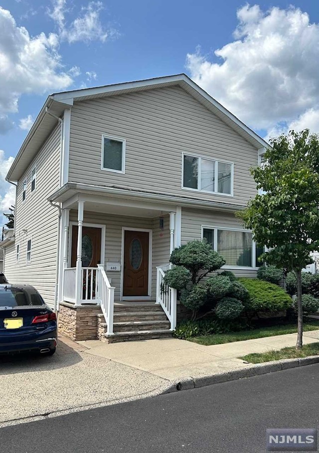 Beautifully renovated, spacious second floor apartment (1/2 duplex) with 1 bedroom & 1 full bathroom. This amazing apartment has a separate entrance, up the staircase and into the main living space living/dining combo. The kitchen boasts new cabinets, granite countertops and SS appliances. The remaining space has freshly refinished hardwood floors, recently painted interior and an updated full bath with tub/shower combo. The large bedroom offers great natural lighting through the trio of windows, and has lots of storage in the dual closets. Additional attic storage available. Extra closet for pantry or linens found in hallway. Major Bonus: Washer and Dryer in unit! ! There is a huge second floor private deck with an amazing view overlooking the gardens. Just a couple blocks either way to the commuter bus stops. Walk just a block or so in the other direction to the community park.. take a seat on a park bench, see the amazing skyline of NYC. No Smoking! No pets! available 9/1/23.
