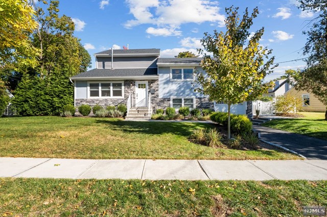 Wow! This is the one you have been waiting for! An exceptional opportunity to live in sought after Ridgewood. You will love living in this completely renovated, smart home. Sun drenched, with an open floor plan, this home as so much to offer from the beautifully updated kitchen with oversized quartz island to the comfortable primary suite with double walk-in closets. Custom trim work throughout and coffered ceilings reflect a modern style. The main floor boasts entry foyer with custom storage, formal dining room, a gorgeous kitchen leading to the living room/family room combo complete with self-start fireplace. Sliding glass doors lead to your private, fully fenced in back yard, awaiting your outdoor gatherings. The second level offers 3 bedrooms and a full bath, as the third level is entirely dedicated to the primary suite. Conveniently located and close to everything: shopping restaurants, parks and best of all a highly rated school district. Call Brenda Richards 917-699-9976