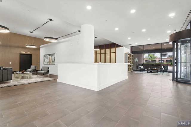 This unit offers an exceedingly large space. The unit has spacious closets, hardwood floors, European-style kitchen cabinets, granite countertops, SS appliances, W/D. A concierge and on-site management are available. Easy access to RT 4, RT 80, I-95 and GW Bridge. Close to shopping, schools, parks and worship. One (1) month free rent on 13 month lease.