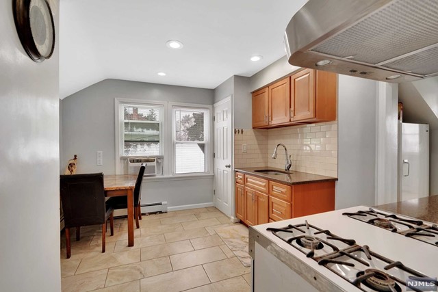 Commuter's Delight! Look no further! Lovely1 bedroom and 1 Full Bath apartment! Eat in kitchen. Use of beautiful backyard. Parking for 2 cars- 1 garage space & 1 add'l pkg space. Credit Check and Interview required. 1.5 Mos Security/1 mos Realty Fee. No Laundry on site. Guest parking for 2 more cars if needed over night. Must notify LL first. We must meet pet before taking possession. Please take shoes off when showing.