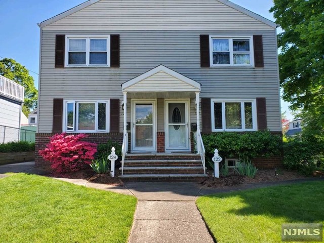 Beautiful 3 floor Apartment located near Tenafly border. 1536 sq.ft. Separate driveway.