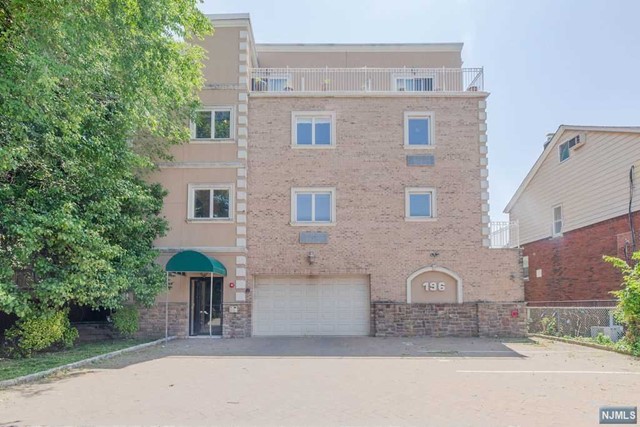 BEAUTIFUL ONE BEDROOM CONDO FRESHLY PAINTED NOTHING TO DO SIMPLY UN-PACK YOUR GAGS & MOVE IN. THIS SPACE HAS TONS OF NATURAL LIGHT, A LOVELY KITCHEN ISLAND, WITH GRANITE COUNTER TOPS & STAINLESS STEEL APPLIANCES, CUSTOM CABINETRY & HARDWOOD FLOORS THROUGHOUT. THE BEDROOM HAS ORGANIZATION IN THE CLOSETS & THE BATH OFFERS A SPA LIKE FEEL. WASHER AND DRYER IN THE UNIT, STORAGE AND A JULIETTE BALCONY WITH PARTIAL VIEWS OF NYC, 2 CAR PARKING (2A) OUTDOOR.... ON A STREET THAT IS TUCKED AWAY WITH NO THRU TRAFFIC. WALK TO THE BUS STOP OR TAKE THE FERRY TO NYC THIS GORGEOUS MID-RISE HAS IT ALL WITH GREAT RESTAURANTS, CAFES AND MORE!