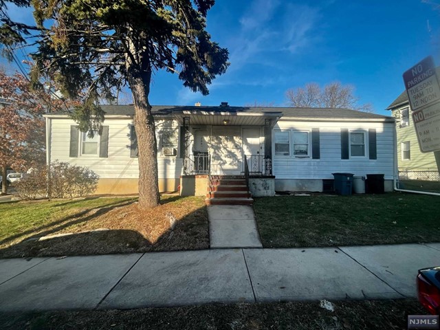 Excellent location! 2 bed, 1 bath duplex in Ridgefield Park, available 6/1. Walking distance from restaurants/shopping/schools/parks. This unit comes with 2 off street parking spaces - one garage & one driveway space. Private partially finished basement with laundry & bonus room. Shared use of yard.