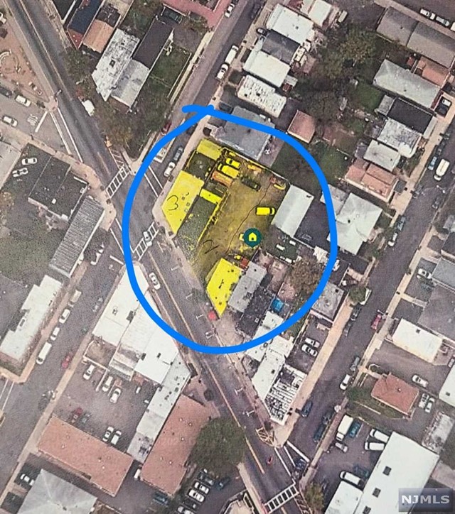 Income Generating commercial property with 7 Residential units, one commercial space, plus 20 Parking spaces, approximately 11000 Sqft land, Offer As a package #385,387,389,391 Fairview Ave, enormous possibilities for income and devolvement opportunity, Tenants are Month to Month. Don't miss it !!