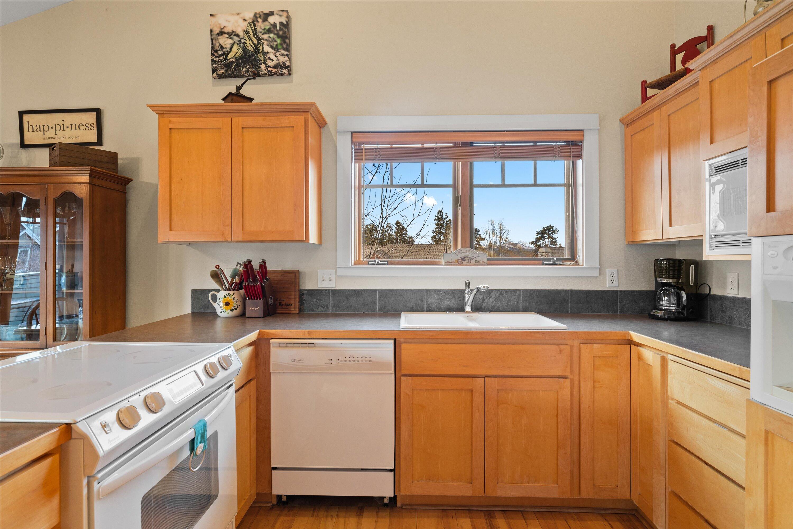 Pine Meadow Vill - Residential